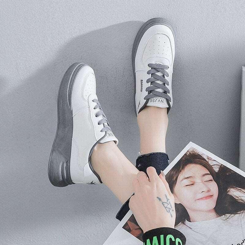 Casual Women Shoes White 2021 Summer Platform Light Women Sport Shoes Fashion Autumn Outdoor Breathable Lace-Up Female Sneakers